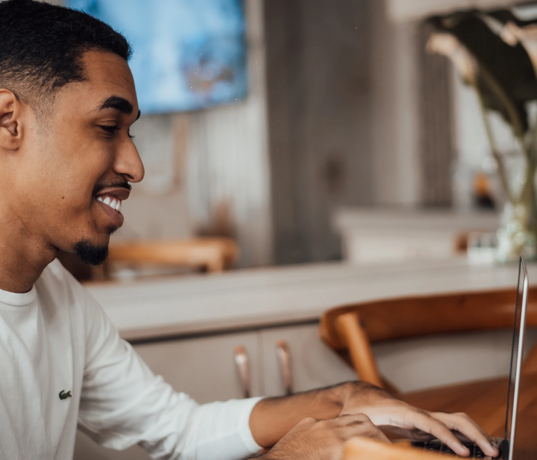 Gabriel Messias working on his laptop